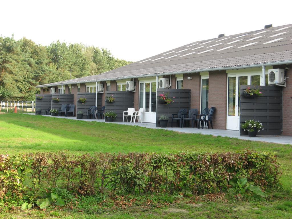 Bed and Breakfast Rustpunt Groote Heide Heeze Exterior foto